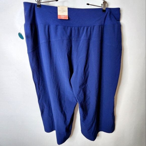 St John's Bay Active Women's Capri Pants Navy Blue Poly/Spandex Plus XXL NWT - Picture 2 of 11